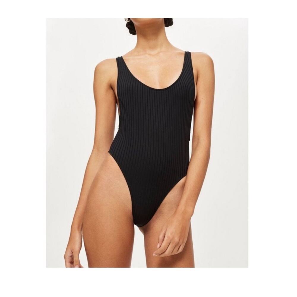 Topshop Ribbed One Piece
Swimsuit Size 6 Nwot $45